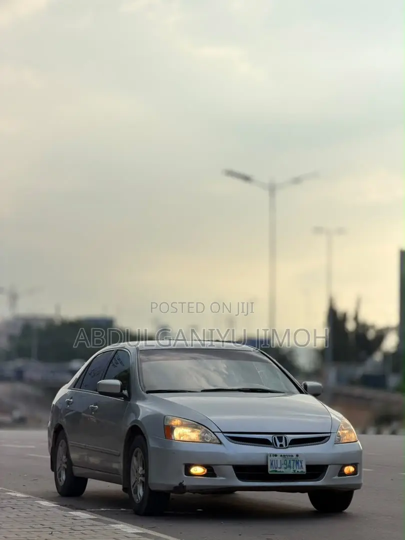 Honda Accord 2006 Silver