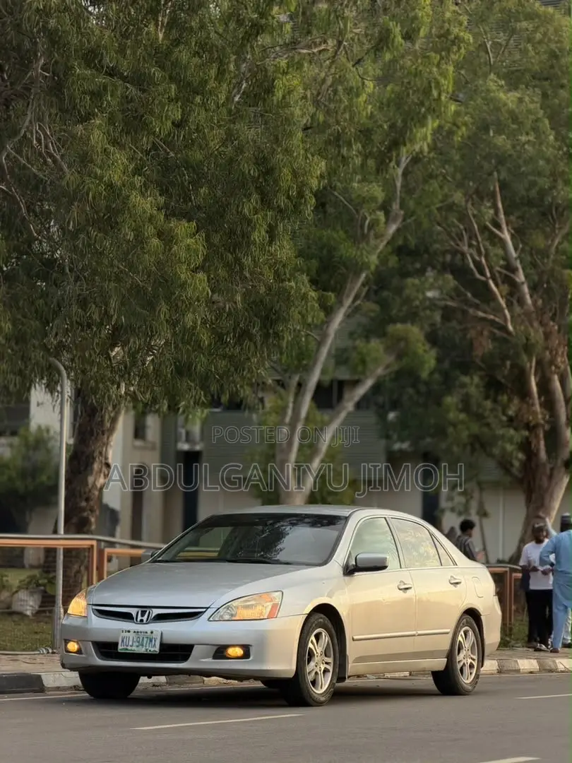 Honda Accord 2006 Silver