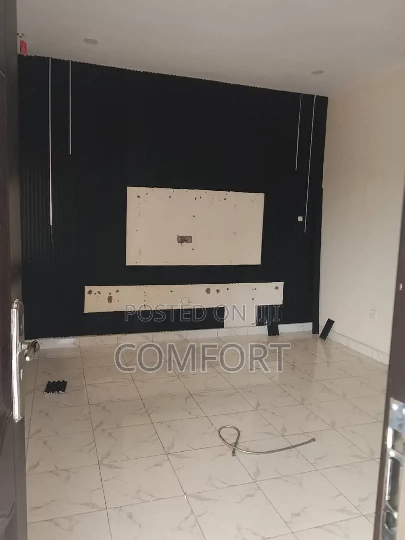 2bdrm Apartment in Tpumpy, Lugbe District for rent