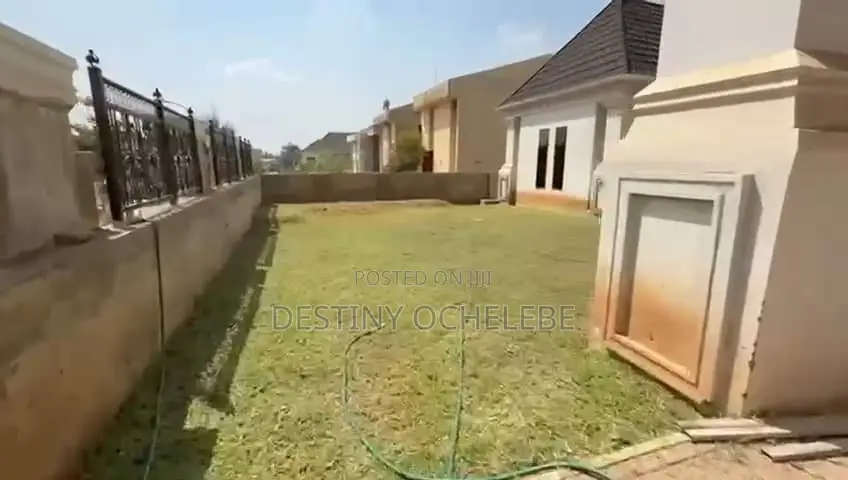 5bdrm Duplex in Apo Legislative for sale