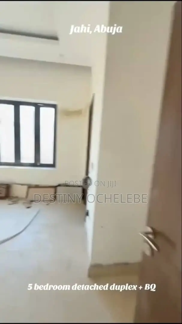 5bdrm Duplex in Jahi for sale