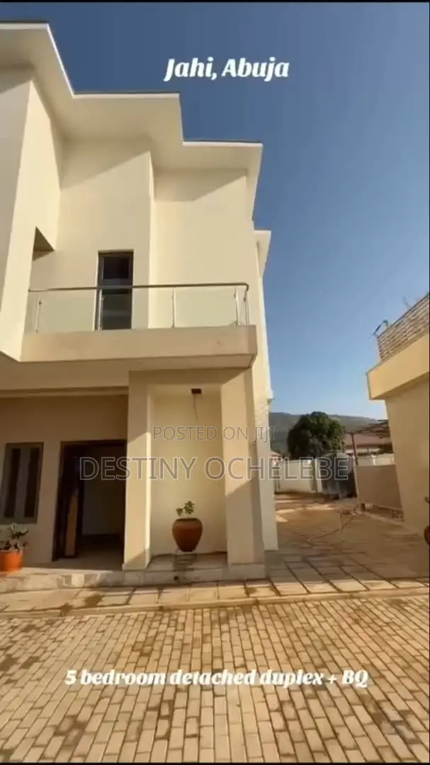 5bdrm Duplex in Jahi for sale