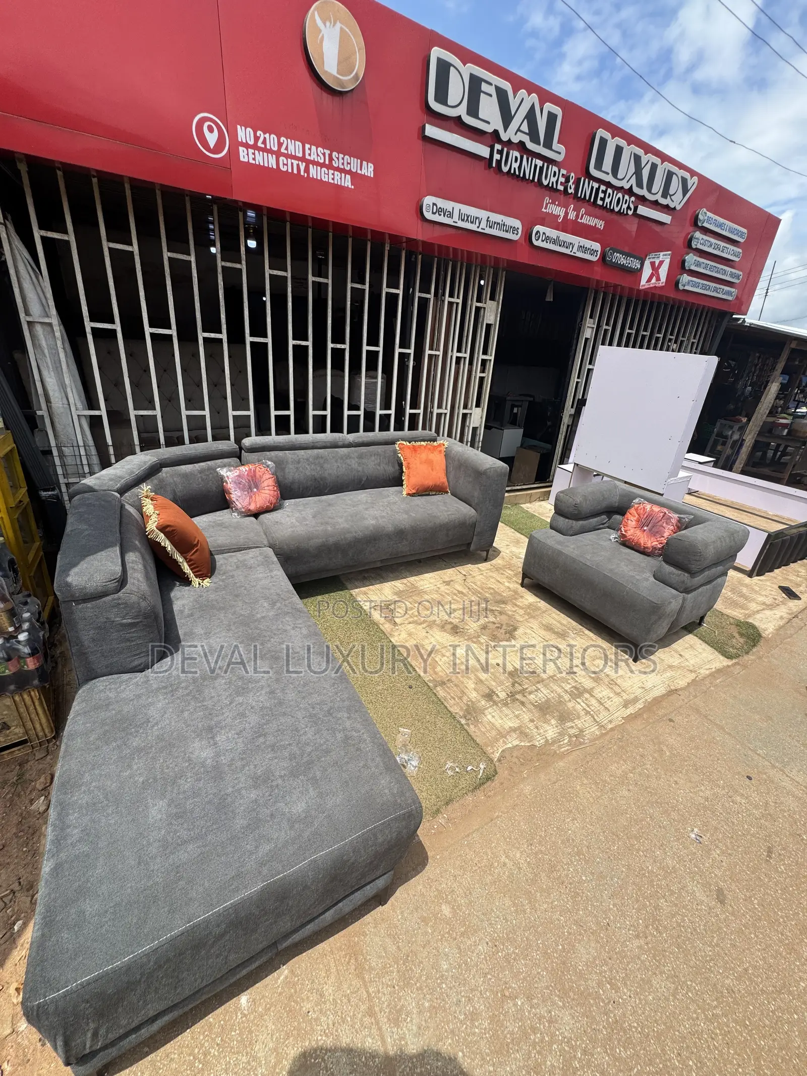 L Chair, 7seater With Throw Pillows