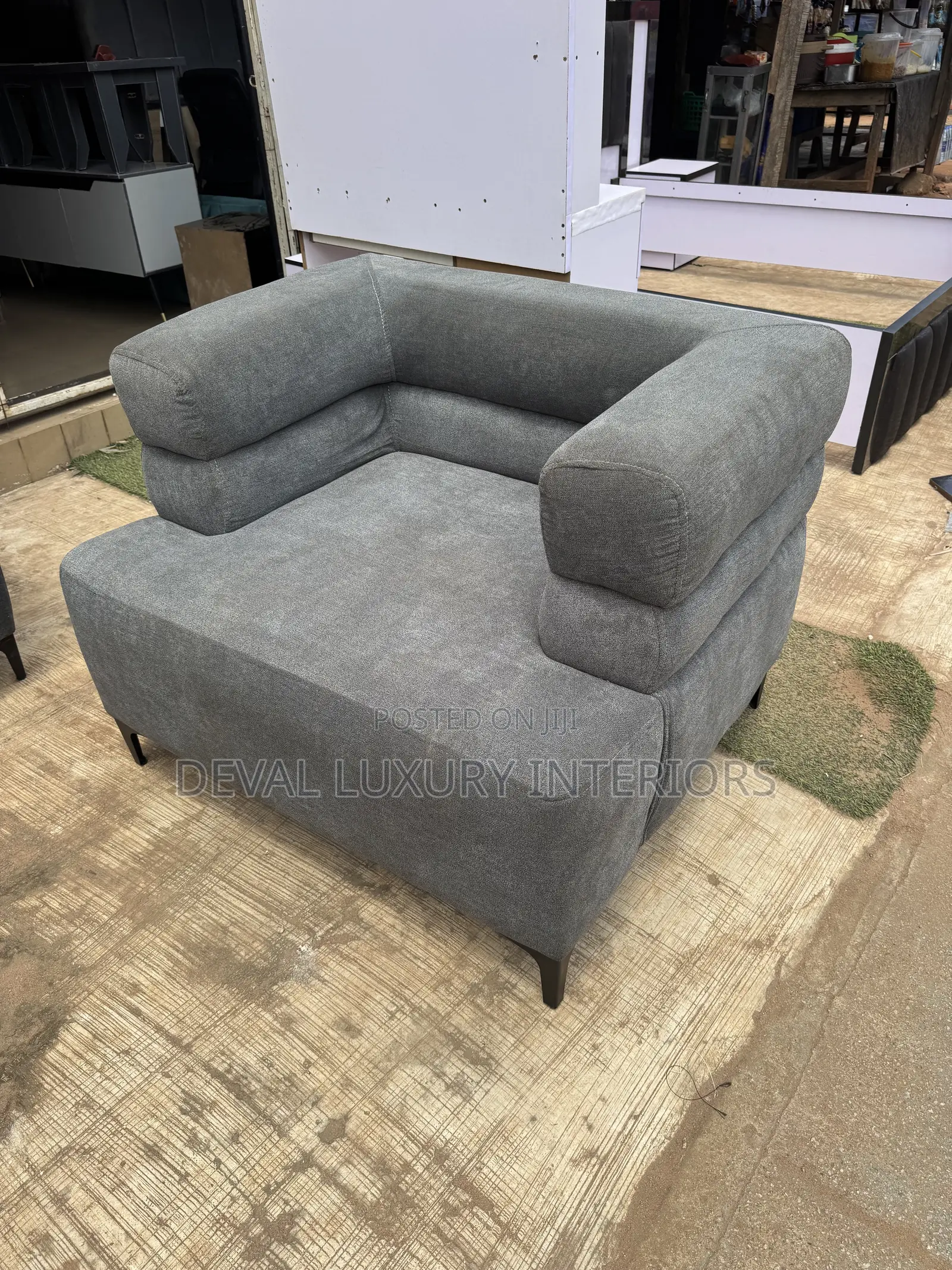 L Chair, 7seater With Throw Pillows