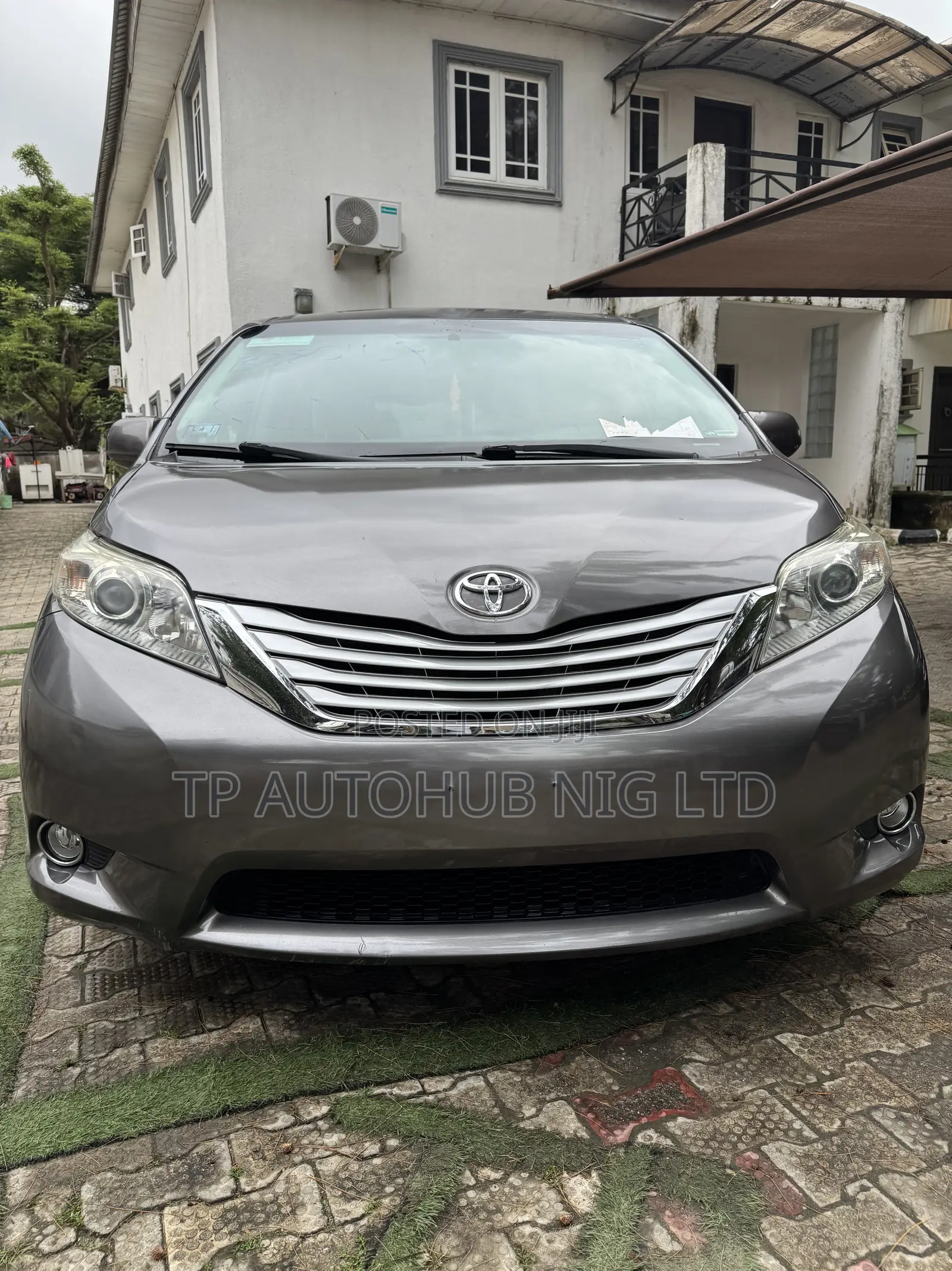 Toyota Sienna 2014 Brown