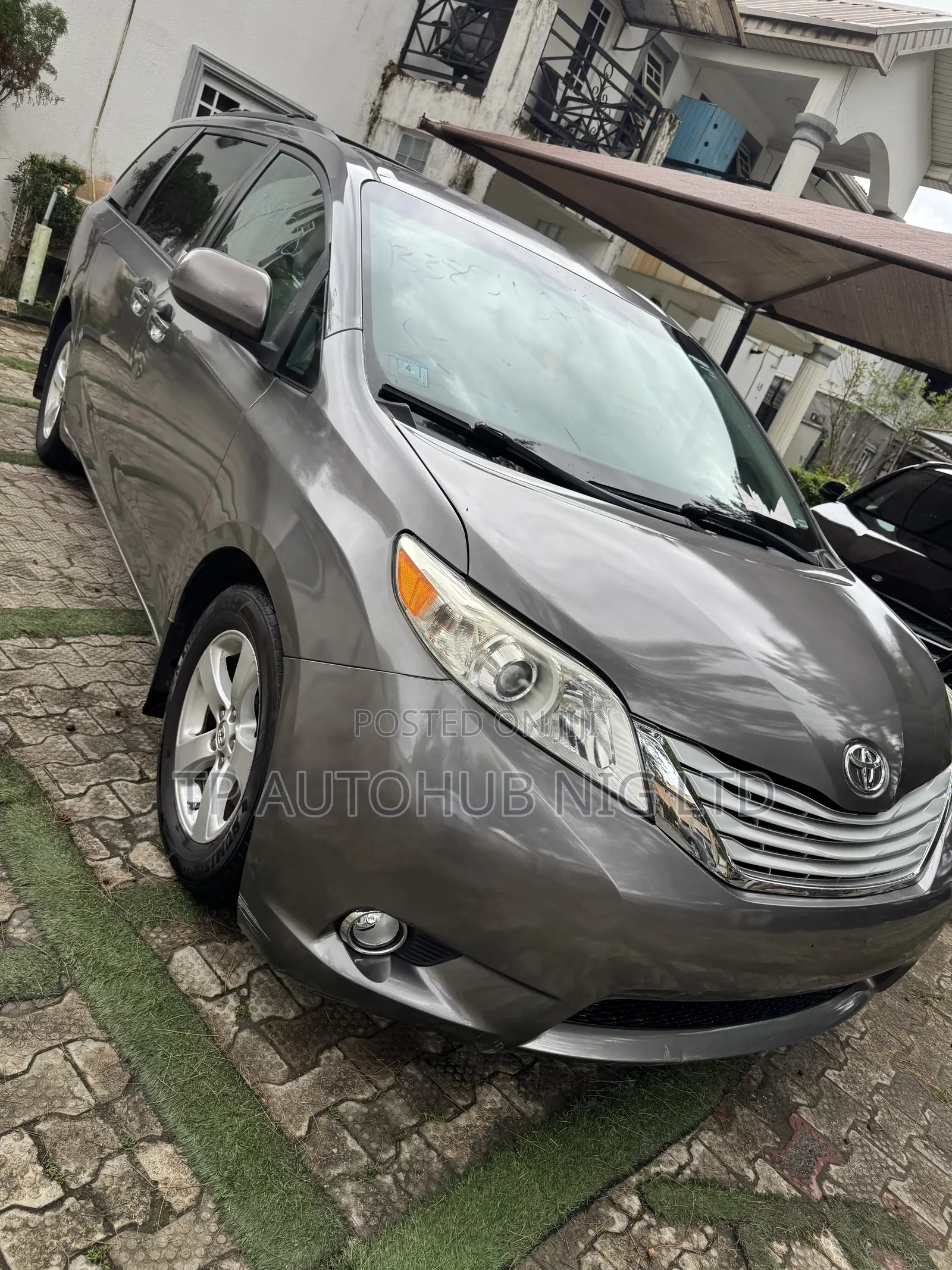 Toyota Sienna 2014 Brown
