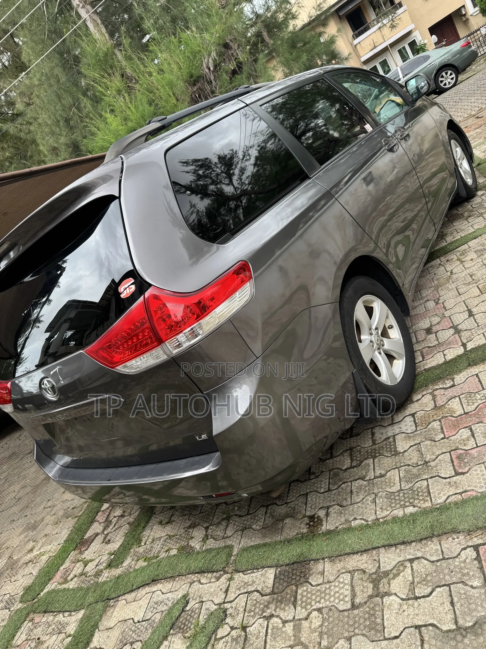 Toyota Sienna 2014 Brown
