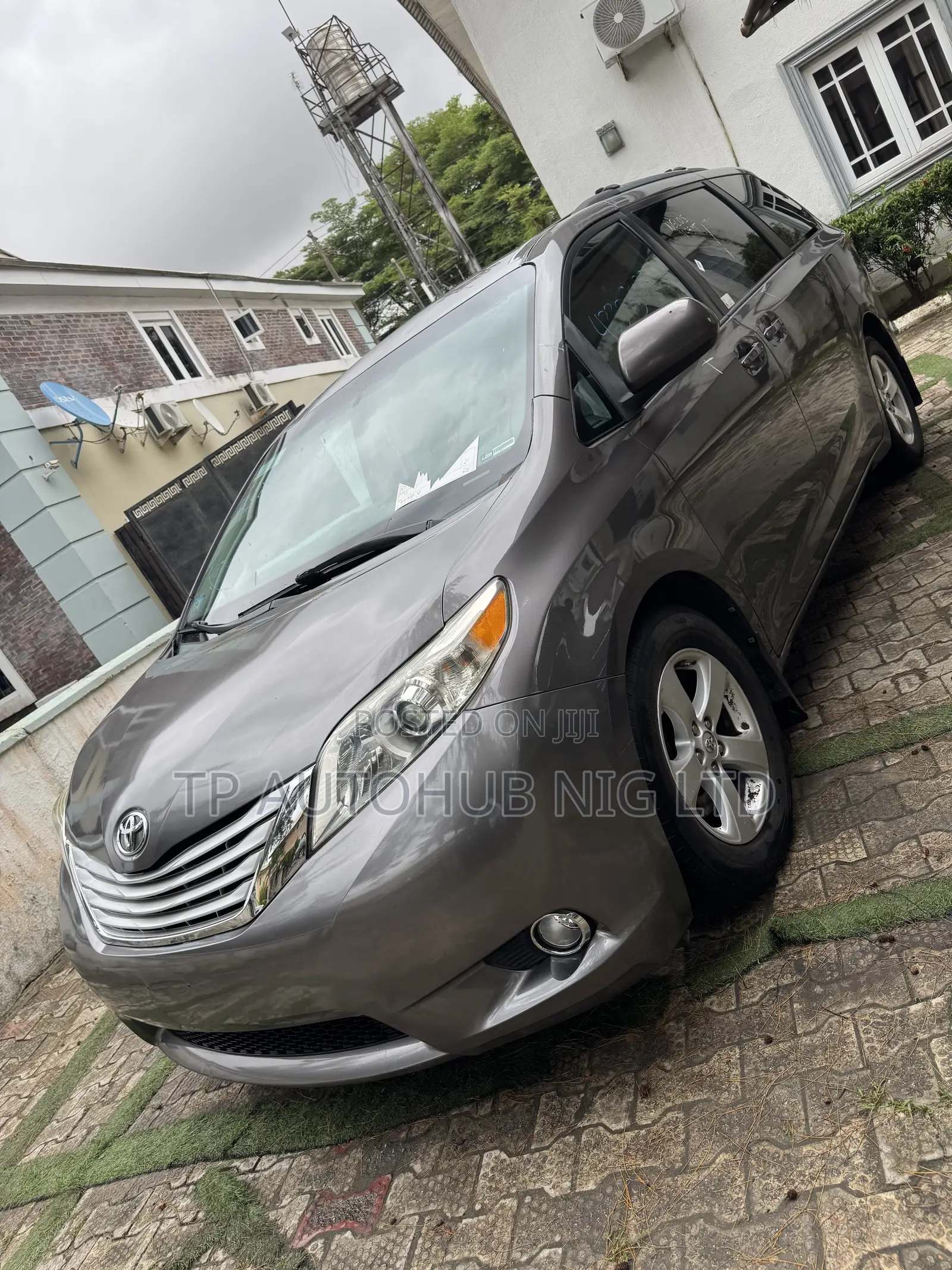 Toyota Sienna 2014 Brown