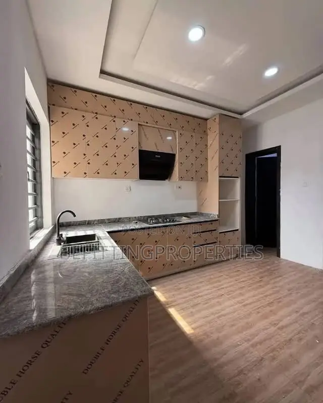 4bdrm Duplex in Lekki for sale