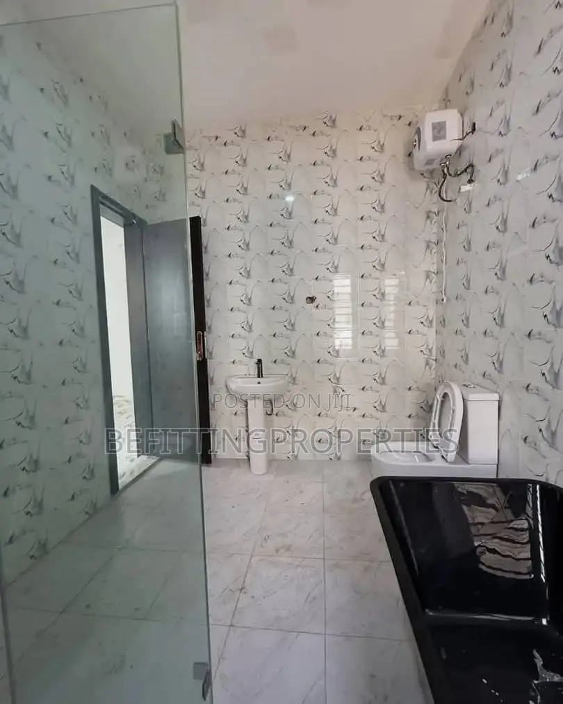 4bdrm Duplex in Lekki for sale