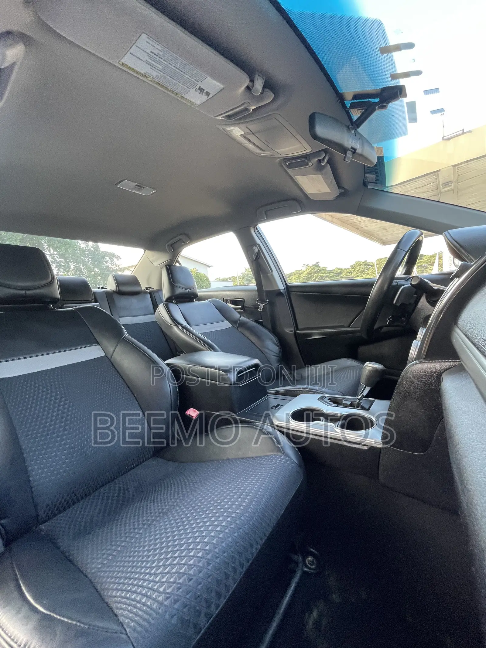 Toyota Camry SE 4dr Sedan (2.5L 4cyl 6A) 2014 Gray