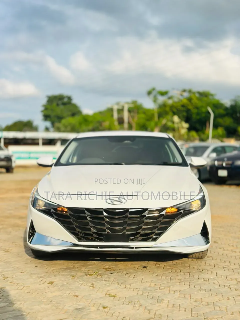 Hyundai Elantra 2023 White