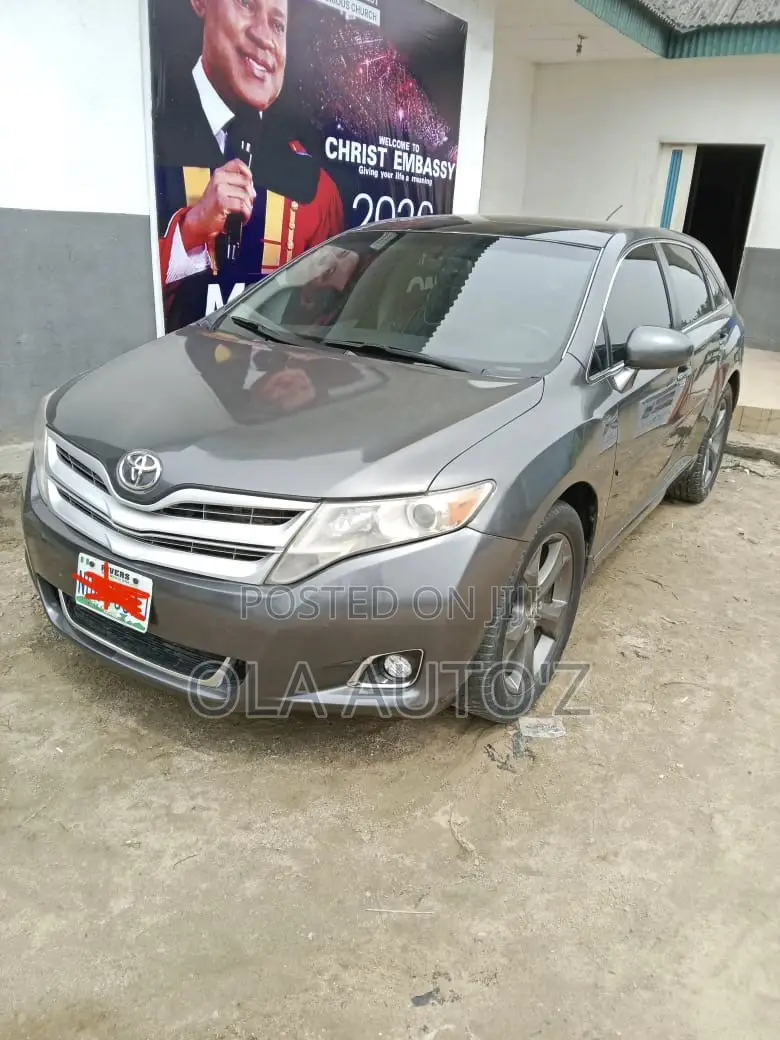 Toyota Venza V6 AWD 2012 Gray