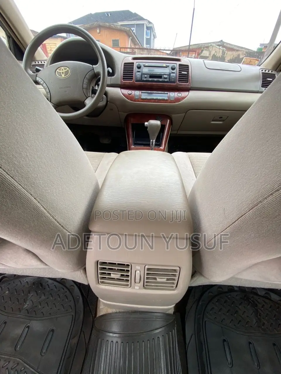 Toyota Camry XLE 4dr Sedan (2.4L 4cyl 5A) 2005 Gold