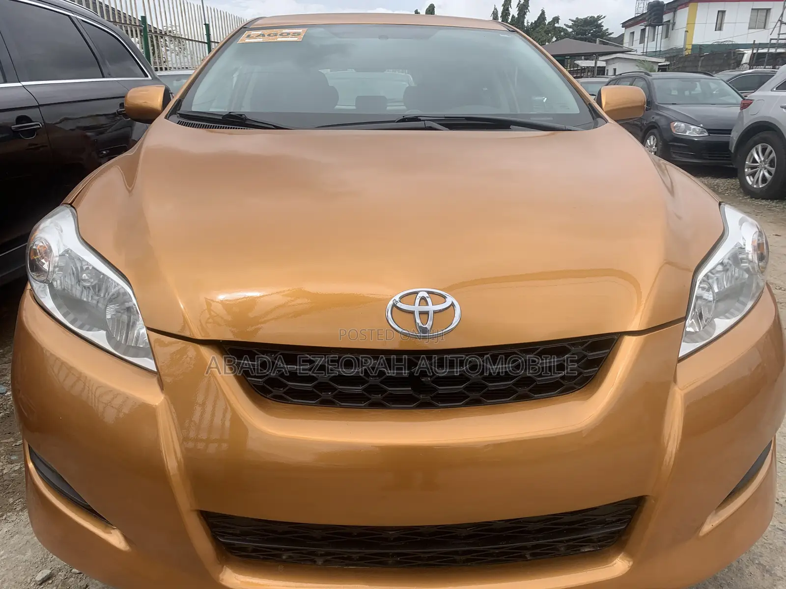 Toyota Matrix Hatchback FWD (1.8L 4cyl 5M) 2010 Orange