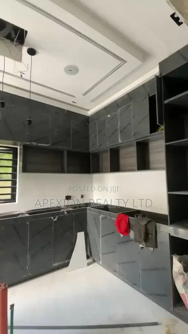 4bdrm Duplex in New Road for sale