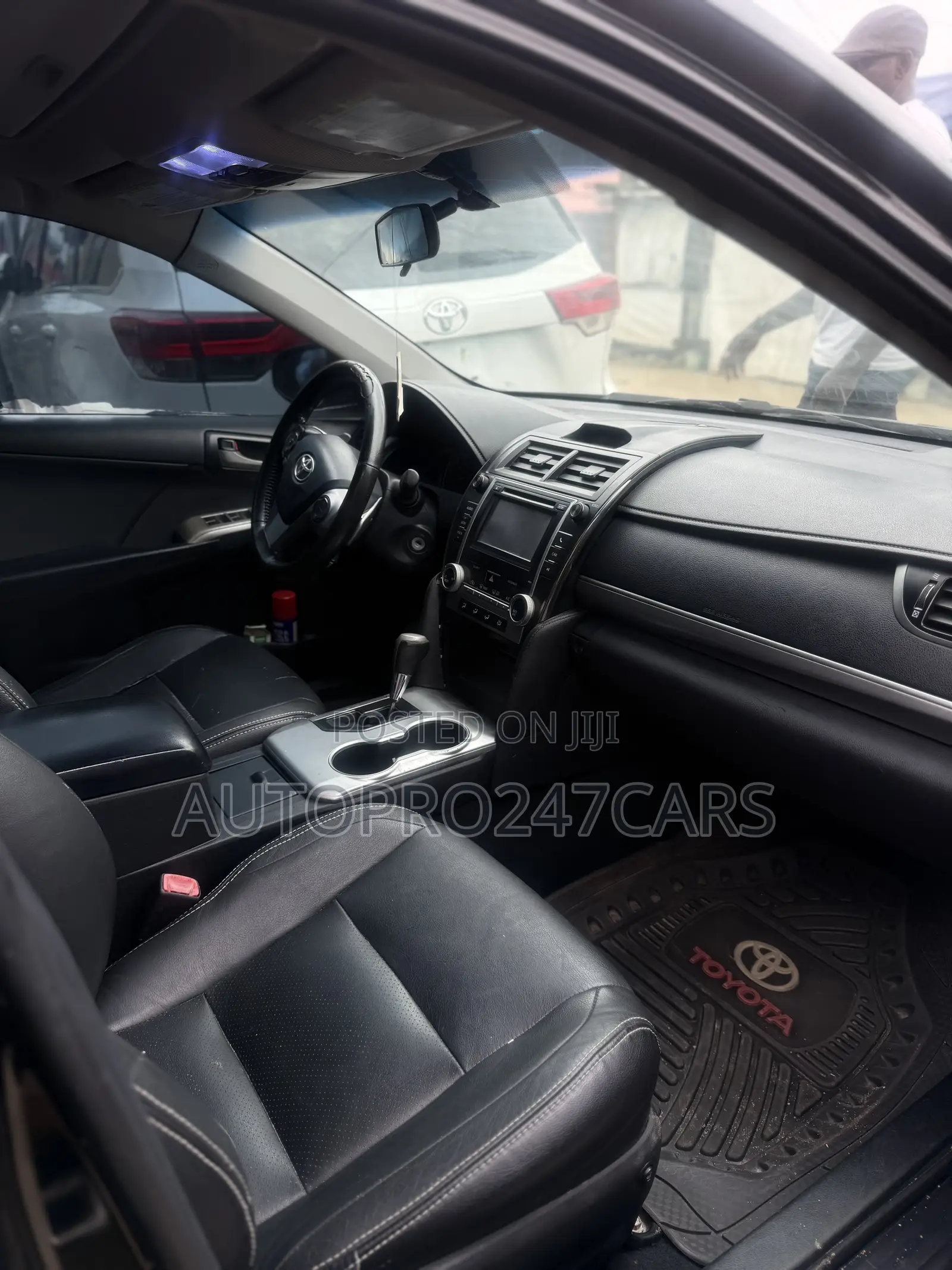 Toyota Camry SE 4dr Sedan (2.5L 4cyl 6A) 2014 Black