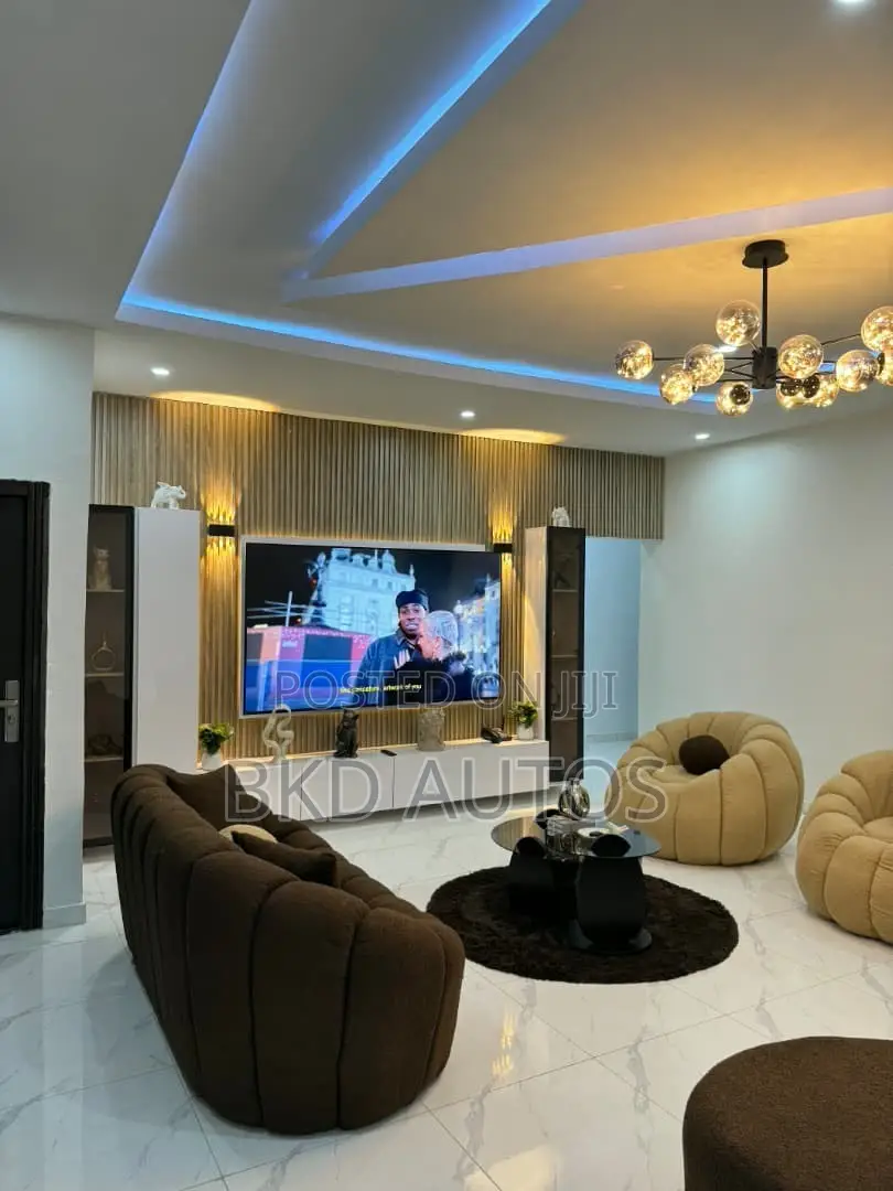 Cozy 2 Bedroom Apartment