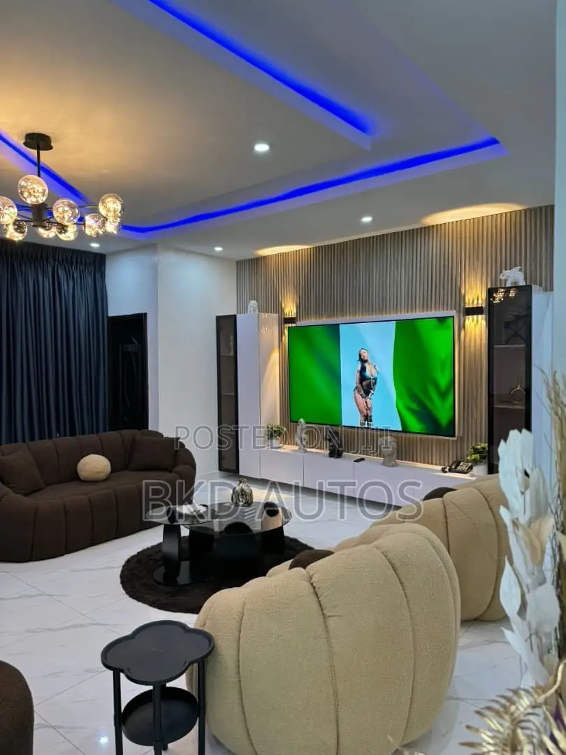 Cozy 2 Bedroom Apartment