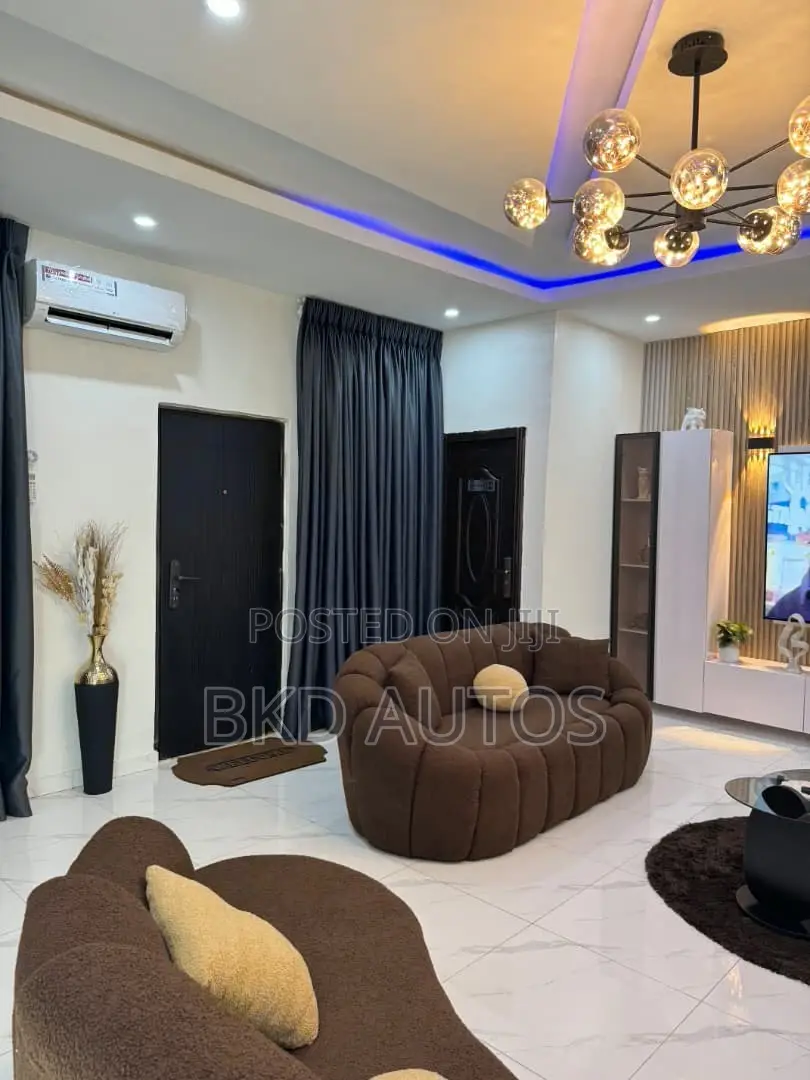 Cozy 2 Bedroom Apartment
