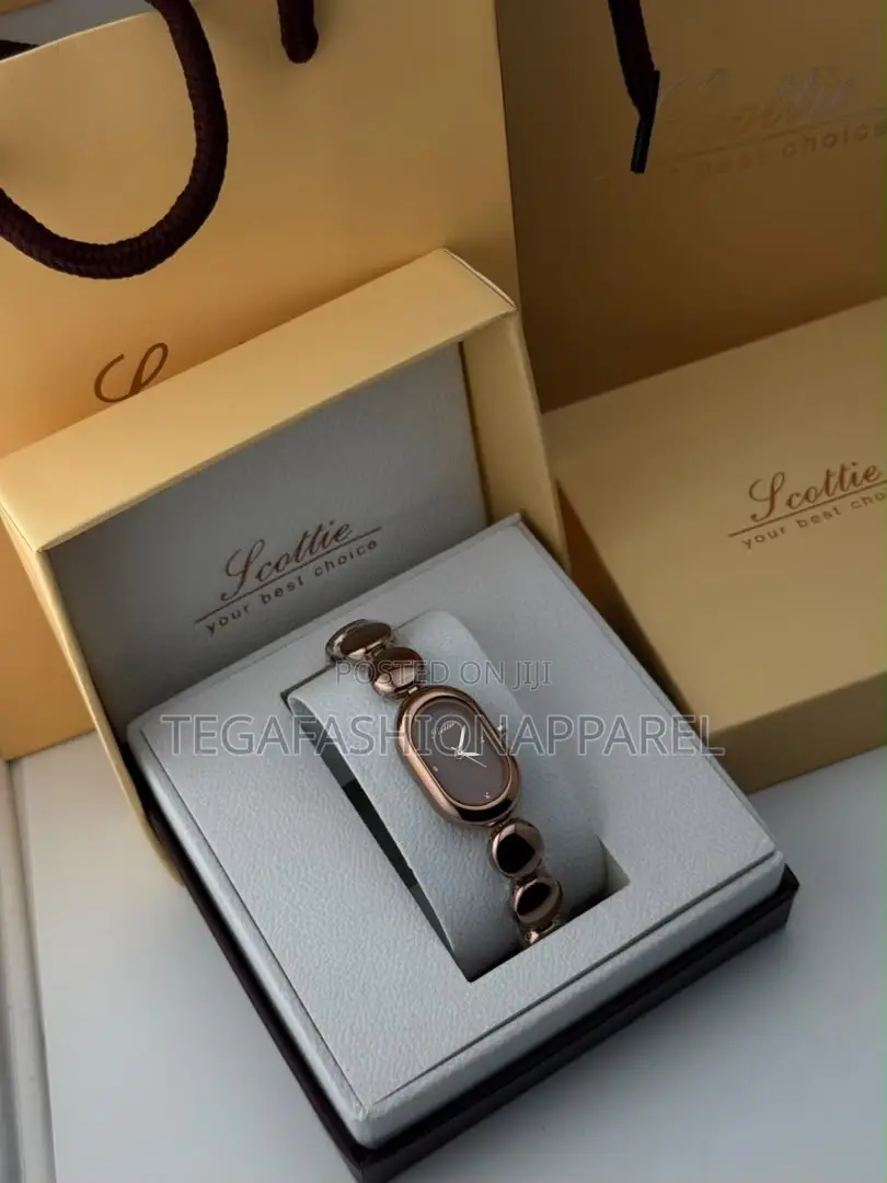 Scottie Feminine Tiny Strap Chain Watch
