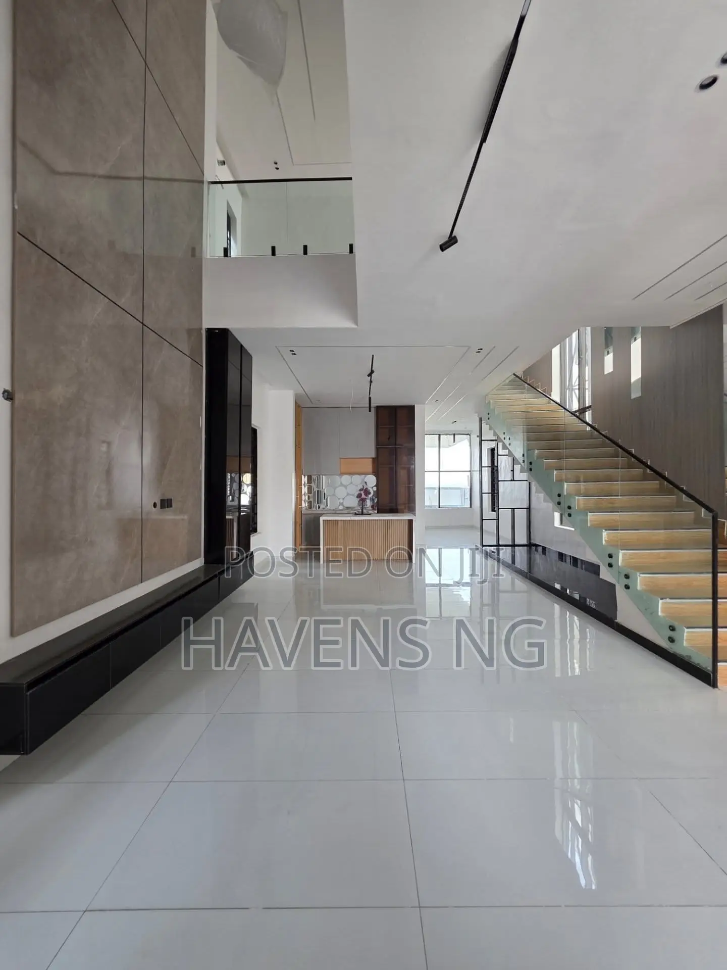 5bdrm Duplex in Lekki Gardens Estate for sale
