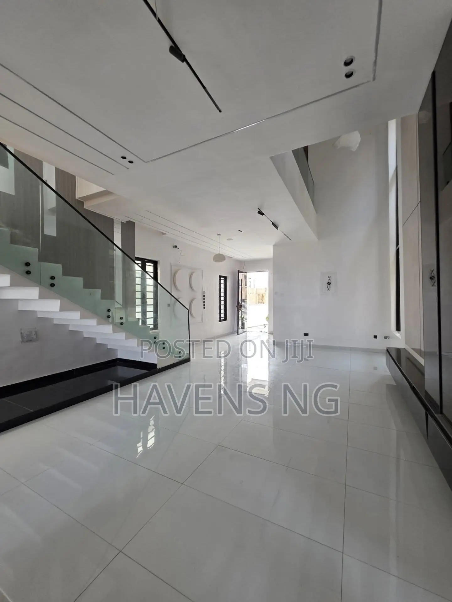 5bdrm Duplex in Lekki Gardens Estate for sale