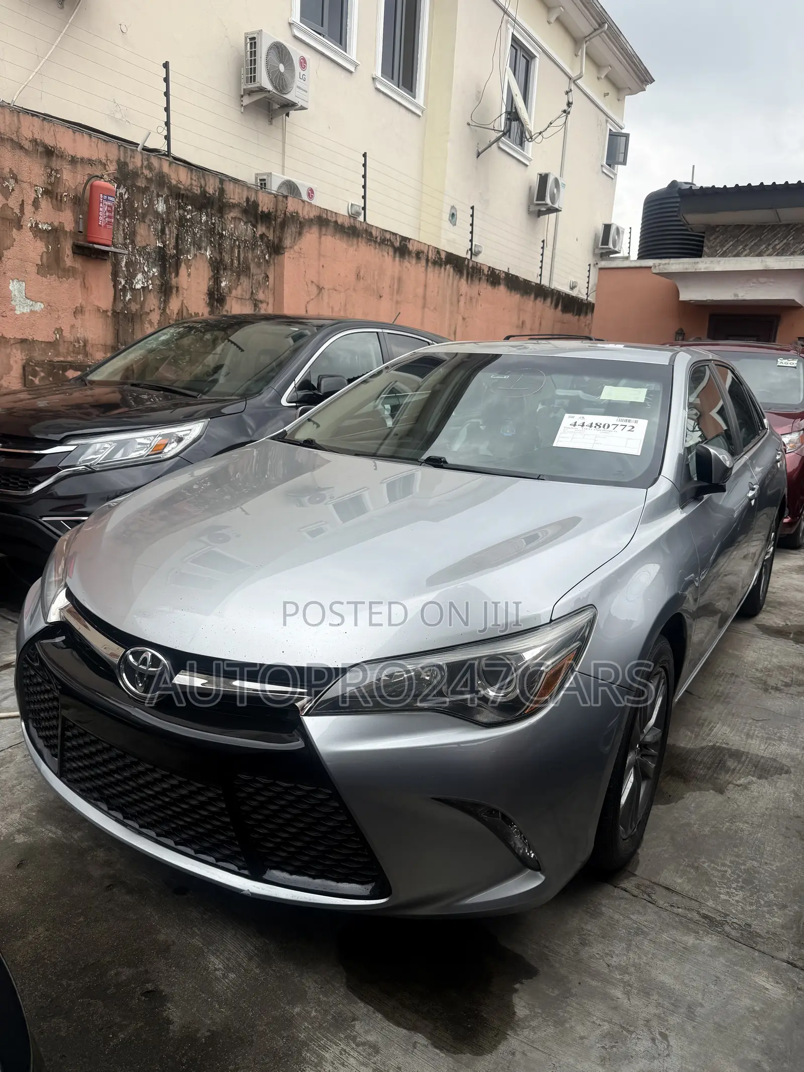 Toyota Camry SE 4dr Sedan (2.5L 4cyl 6A) 2015 Gray
