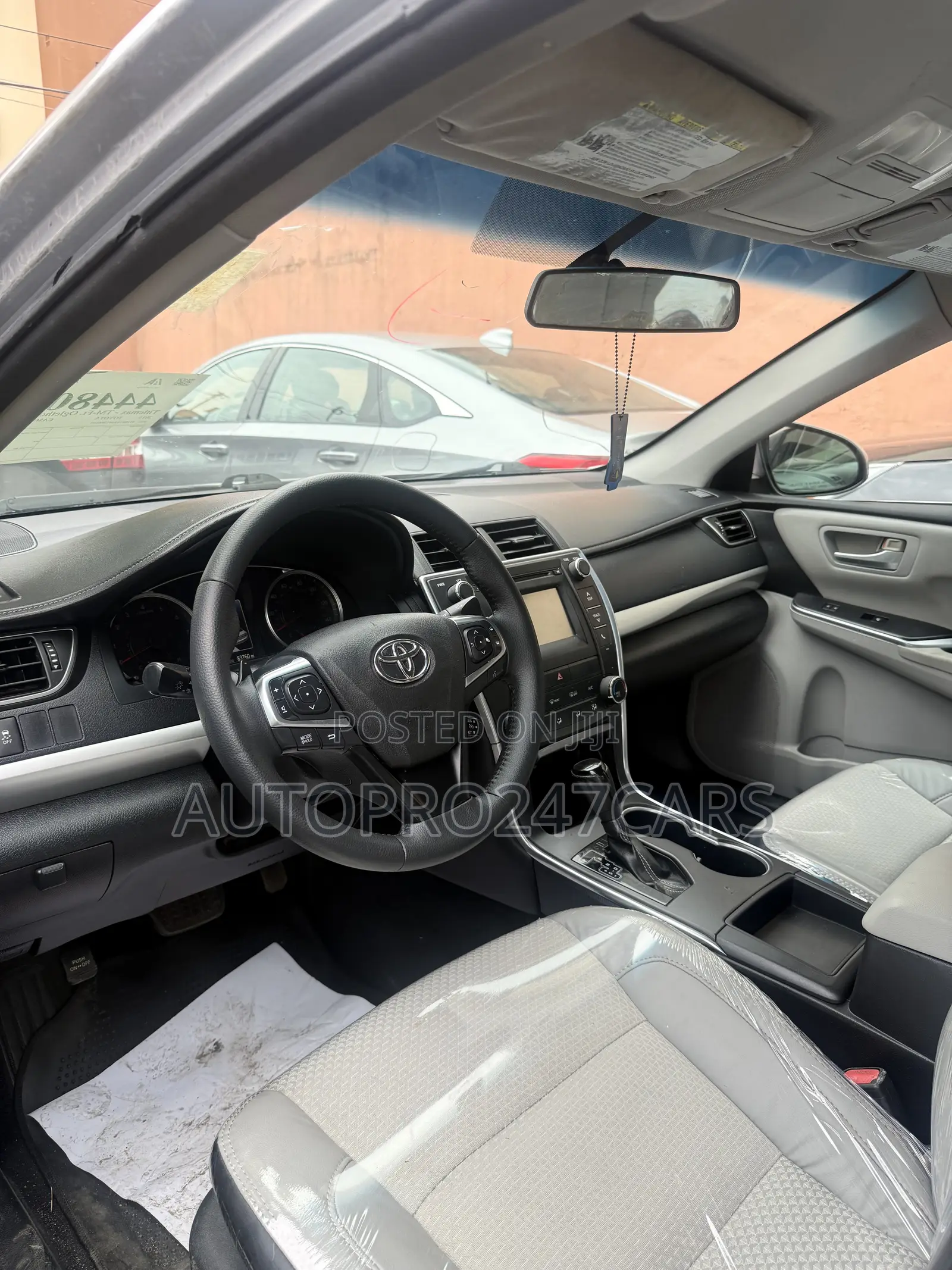 Toyota Camry SE 4dr Sedan (2.5L 4cyl 6A) 2015 Gray