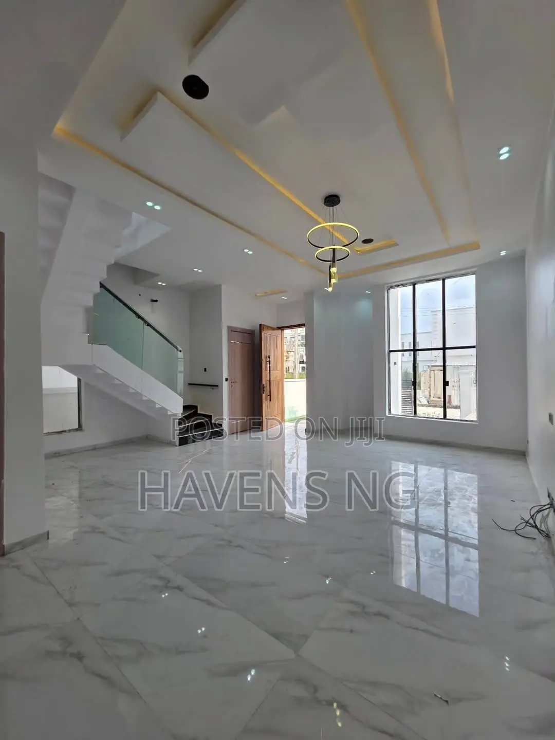 4bdrm Duplex in Chevron for sale