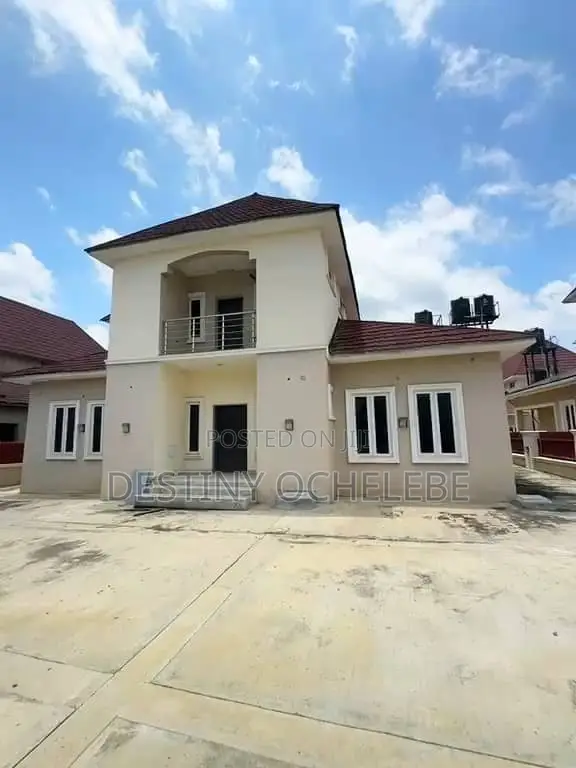 3bdrm Duplex in River Park Estate, for sale