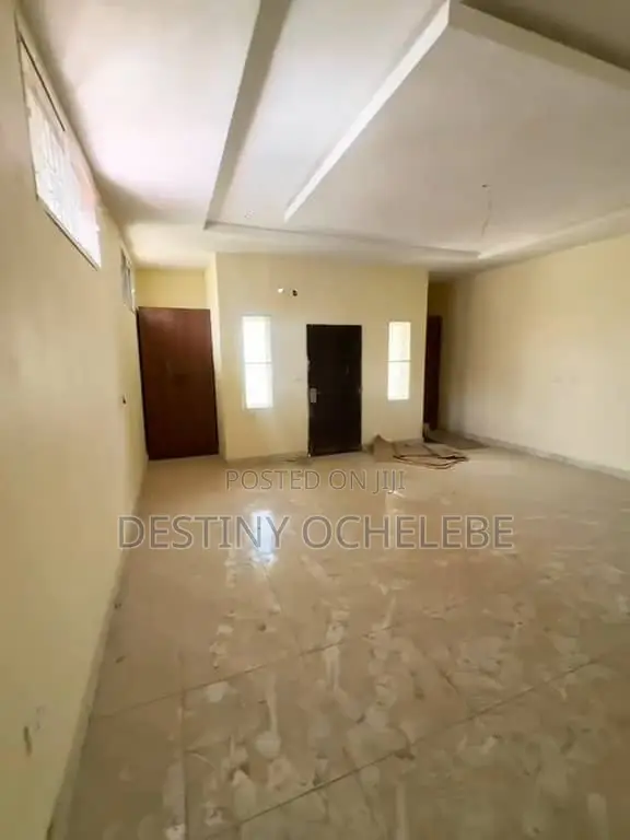 3bdrm Duplex in River Park Estate, for sale