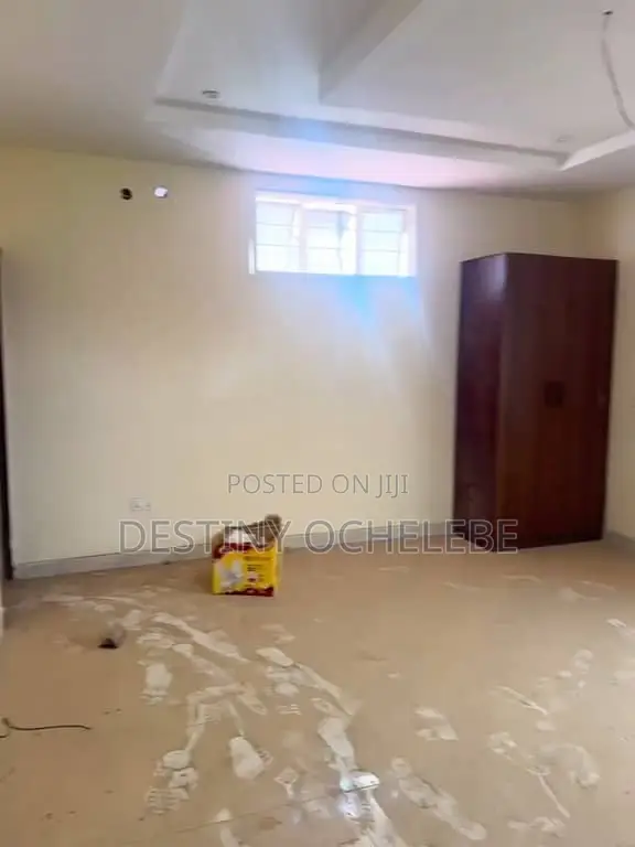 3bdrm Duplex in River Park Estate, for sale