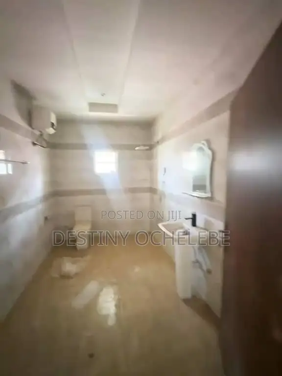 3bdrm Duplex in River Park Estate, for sale