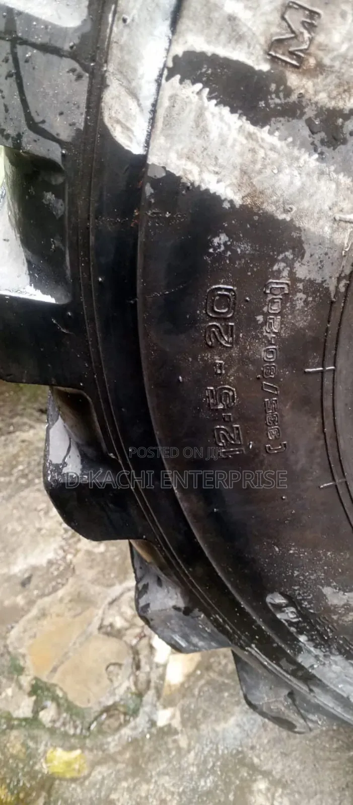 12.5 R 20 Double Star Heavy Duty Tires (New and Belgium)