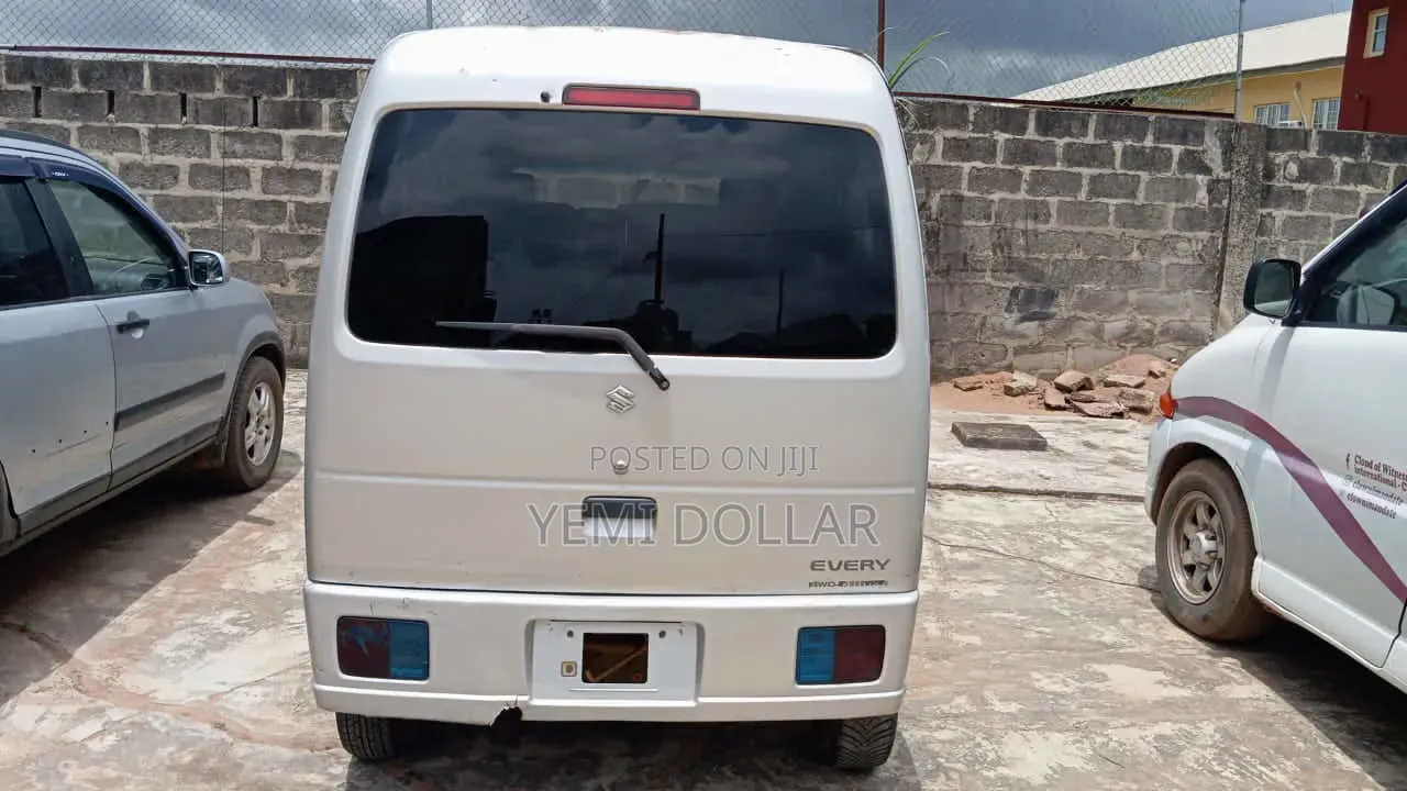 Suzuki Every Wagon 2002 Silver