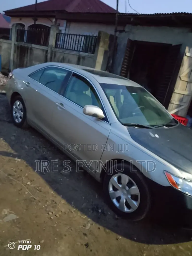 Toyota Camry 2007 Gold