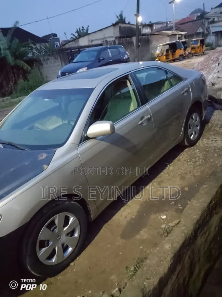 Toyota Camry 2007 Gold