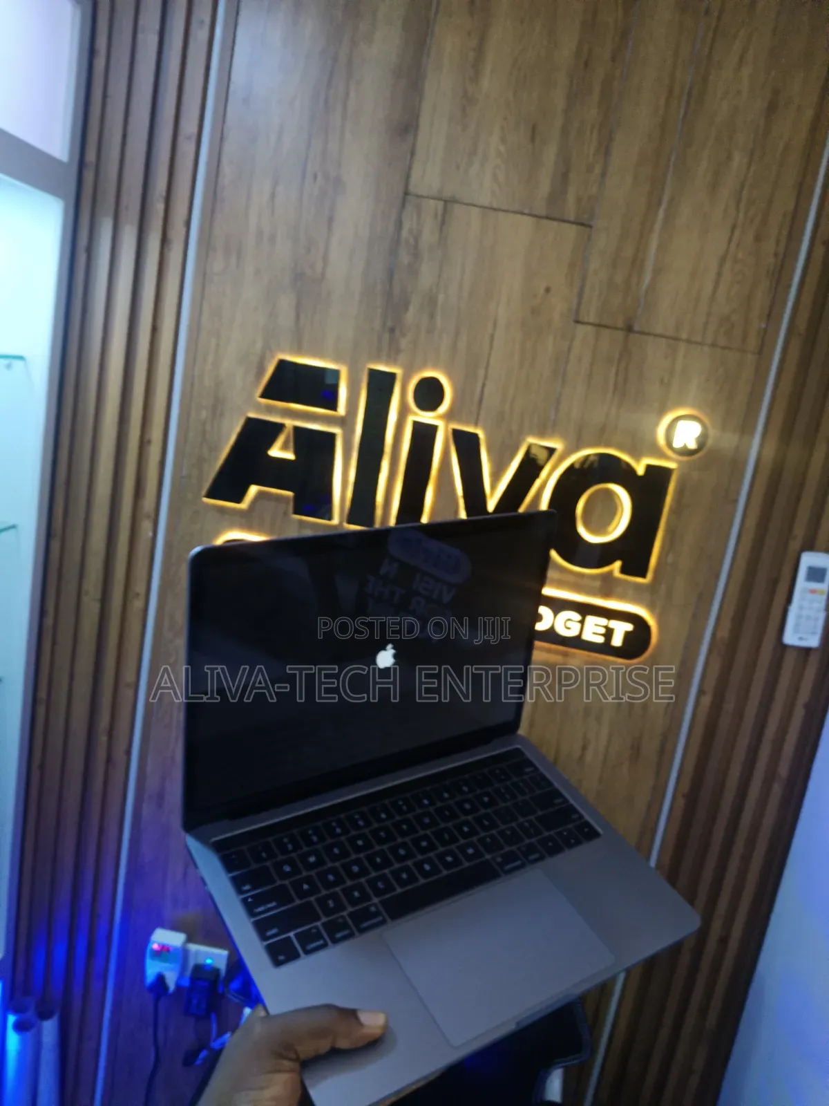 Laptop Apple MacBook Pro 2017 16GB Intel Core i5 SSD 256GB