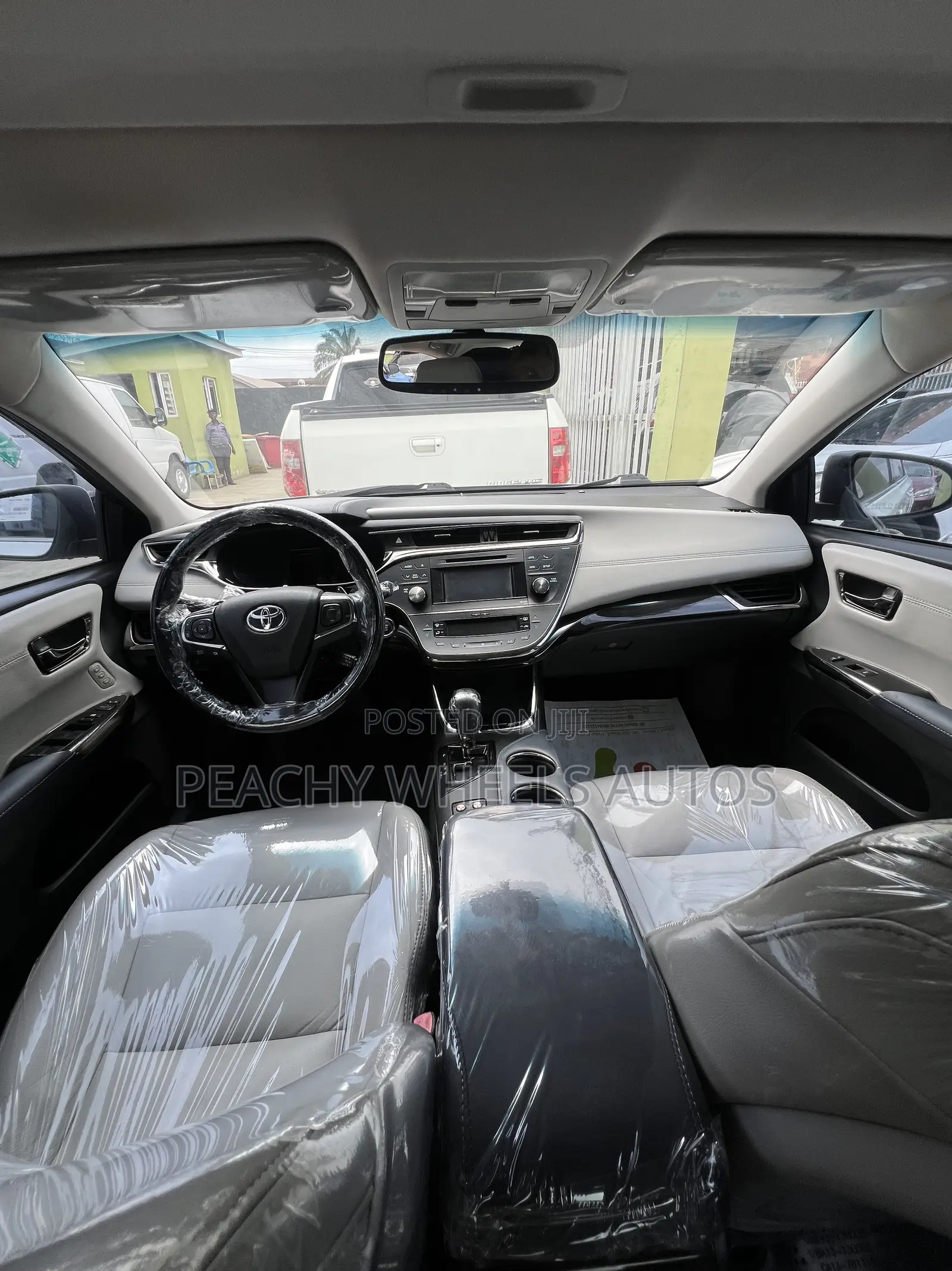Toyota Avalon XLE 4dr Sedan (3.5L 6cyl 6A) 2014 White