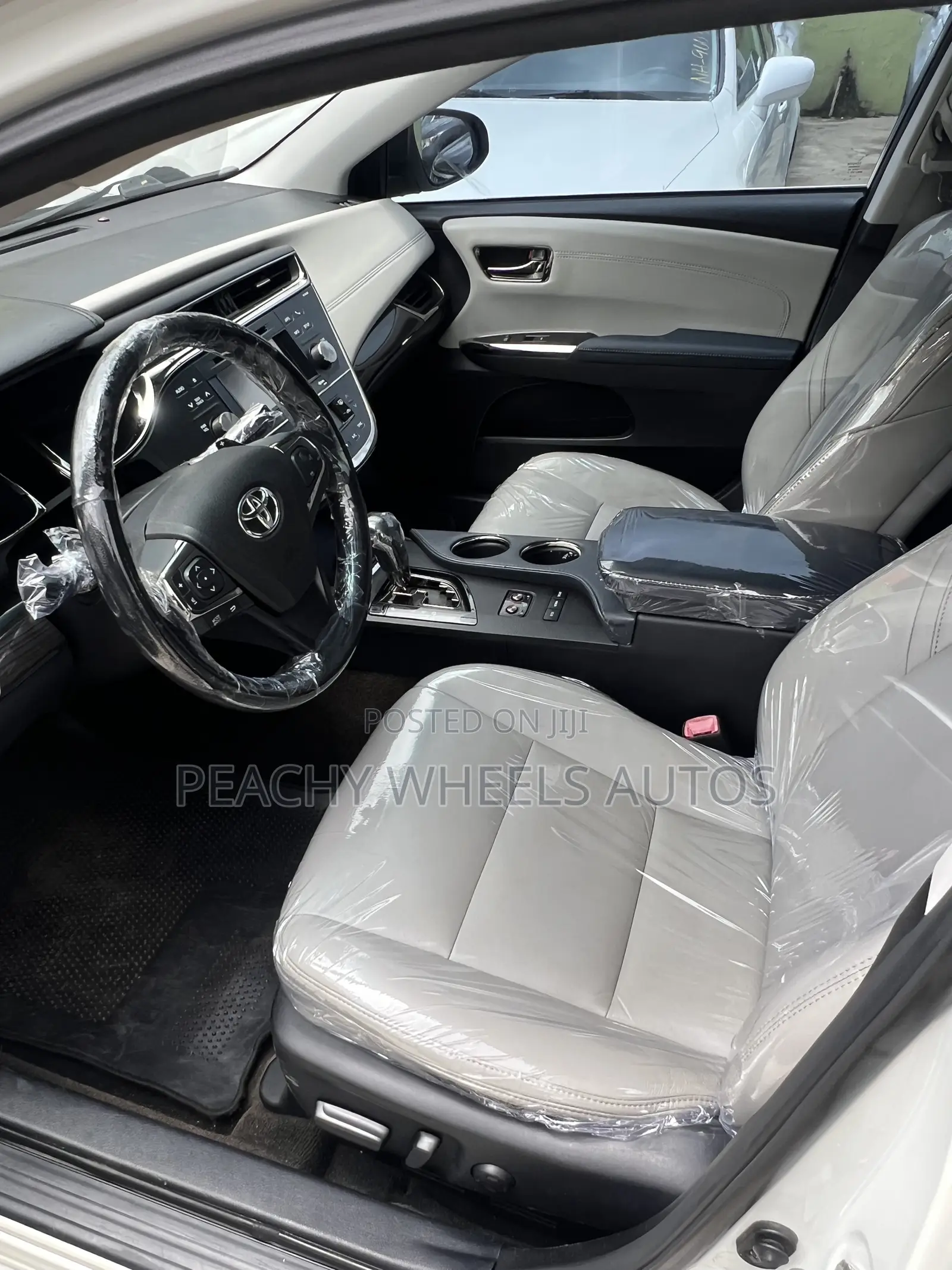 Toyota Avalon XLE 4dr Sedan (3.5L 6cyl 6A) 2014 White