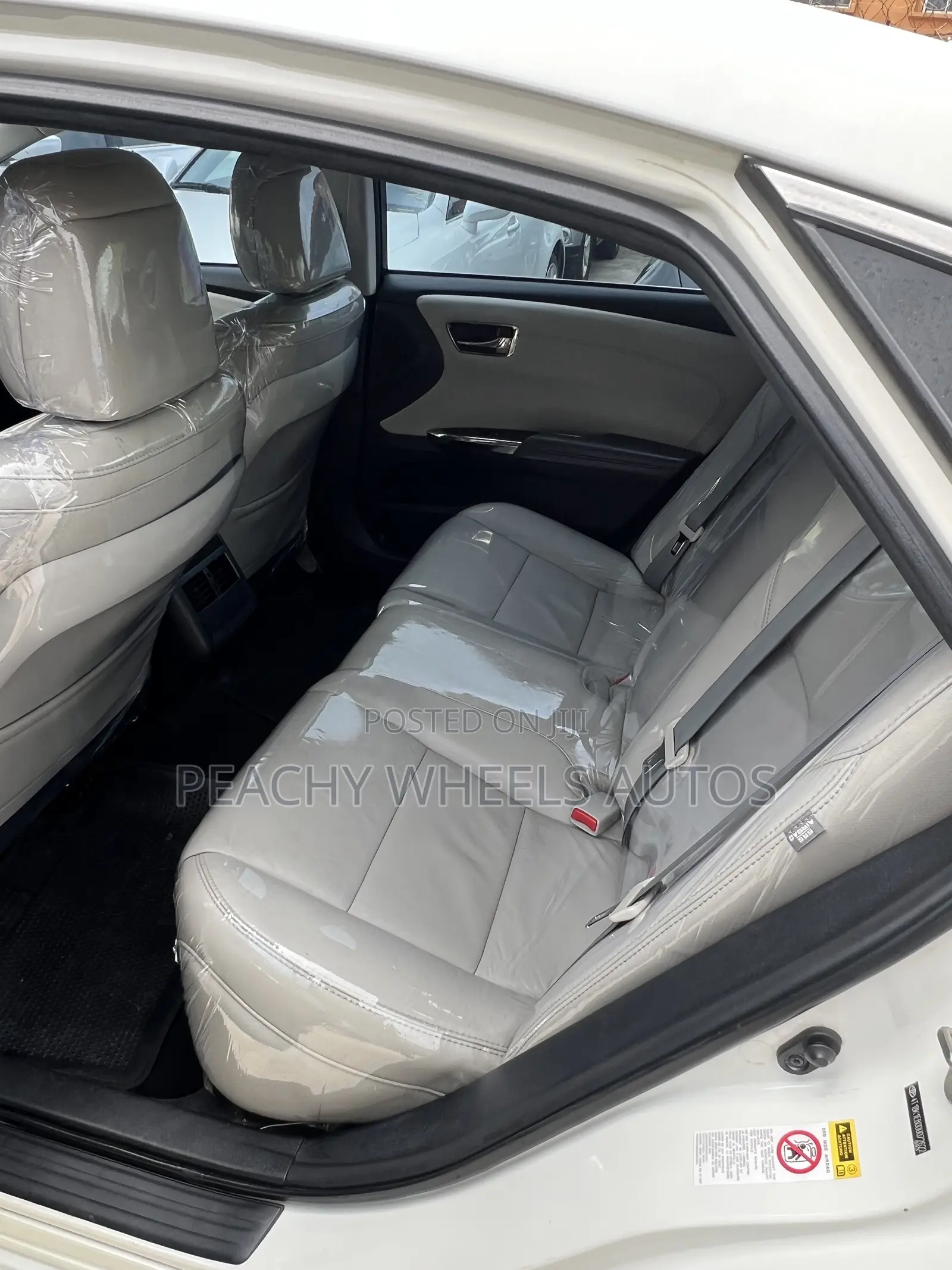 Toyota Avalon XLE 4dr Sedan (3.5L 6cyl 6A) 2014 White
