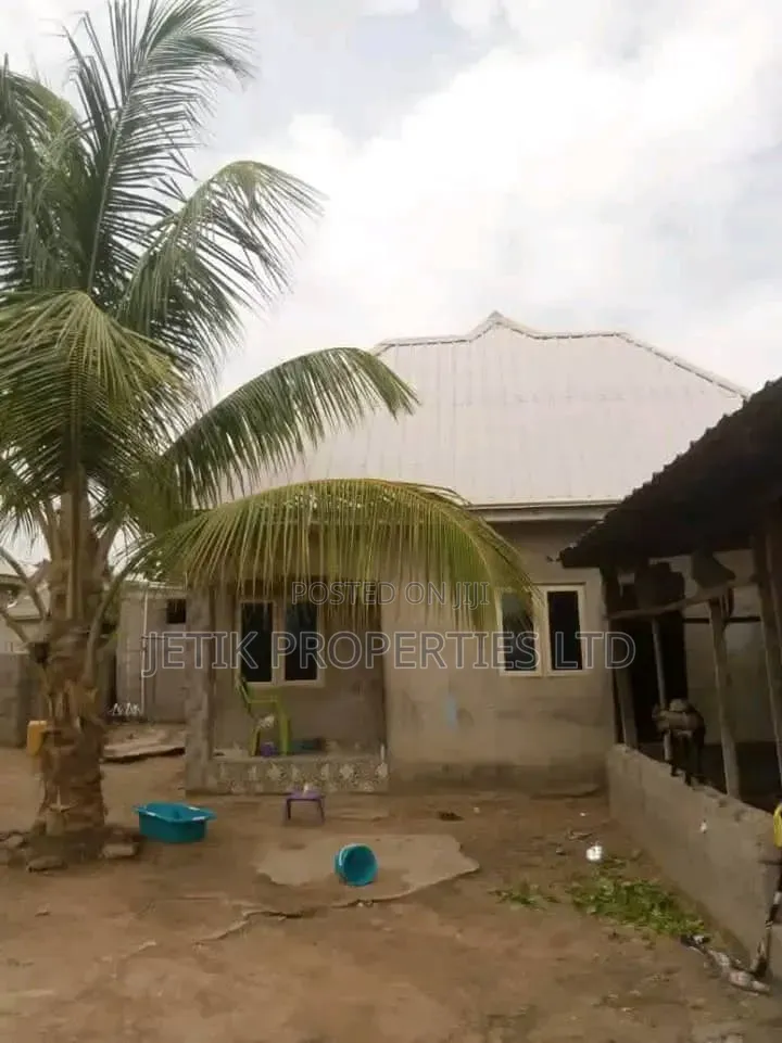 2bdrm Apartment in Nyon, Makurdi for sale