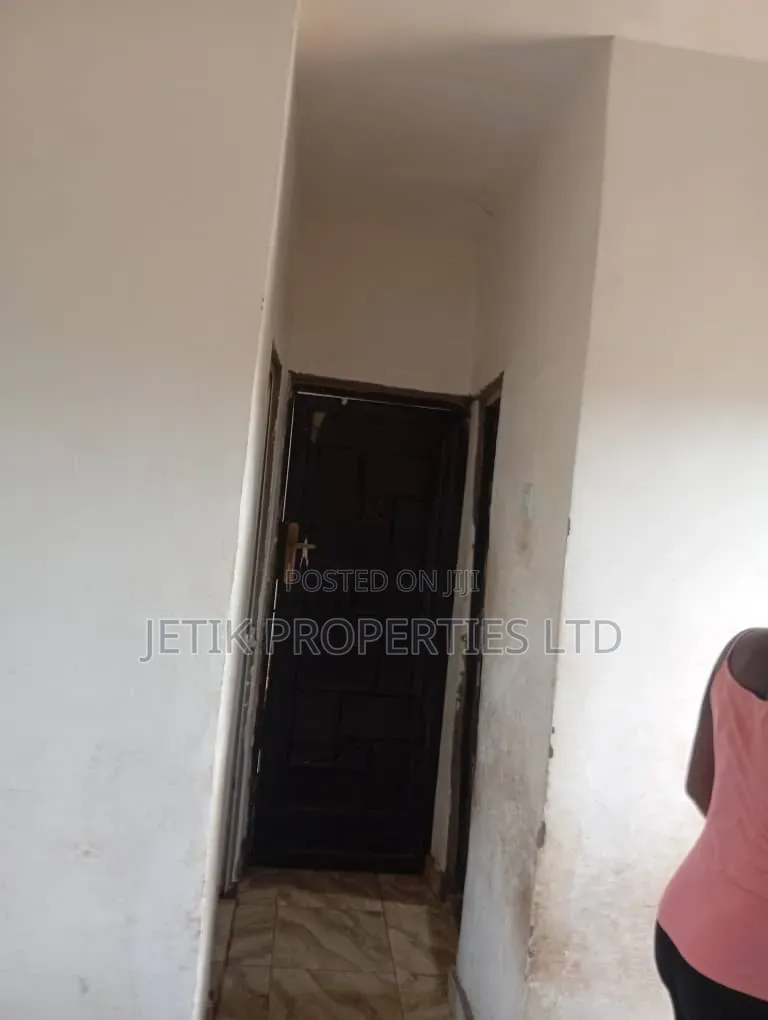 2bdrm Apartment in Nyon, Makurdi for sale