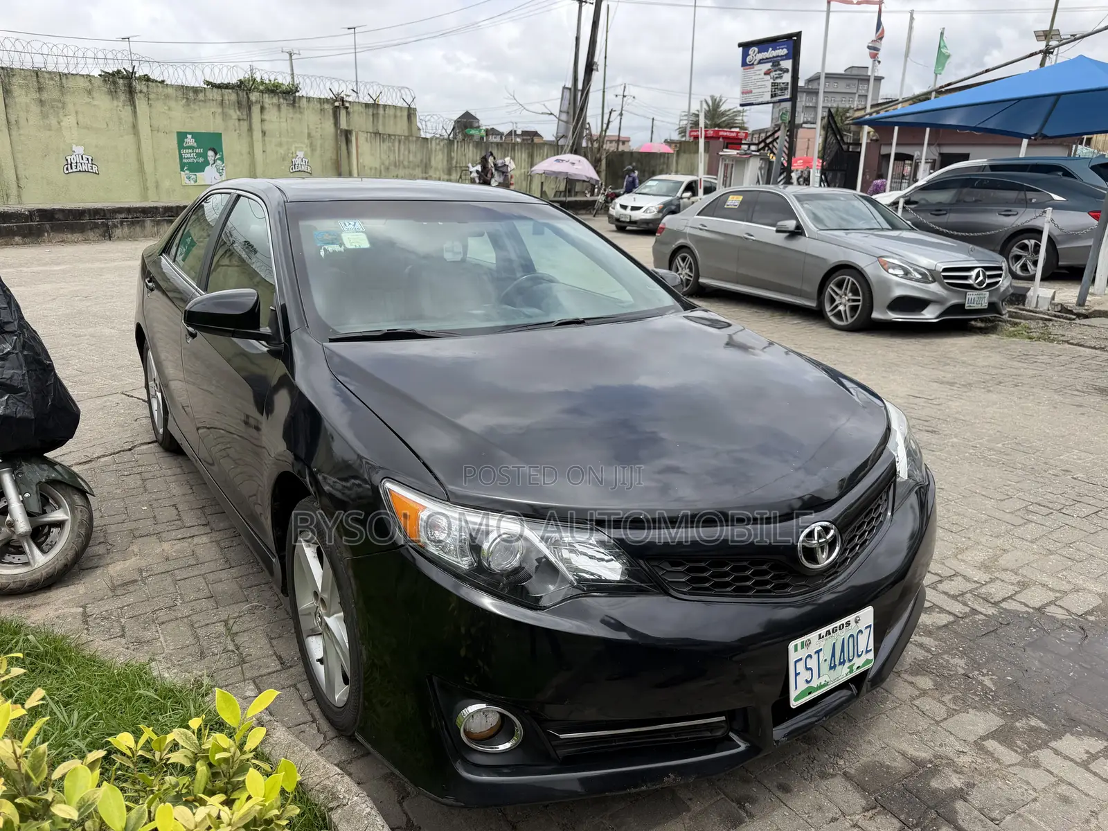 Toyota Camry SE 4dr Sedan (2.5L 4cyl 6A) 2014 Black