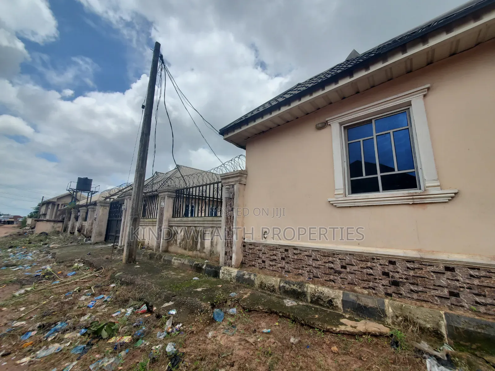 20bdrm Apartment in Agbor, Ikpoba-Okha for sale