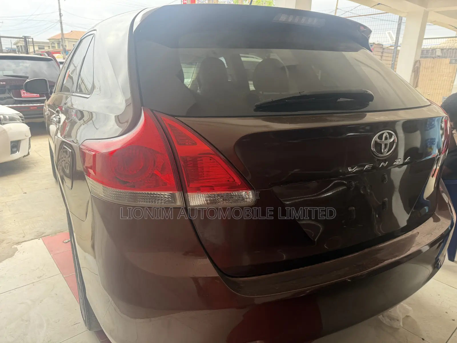 Toyota Venza XLE 2010 Brown