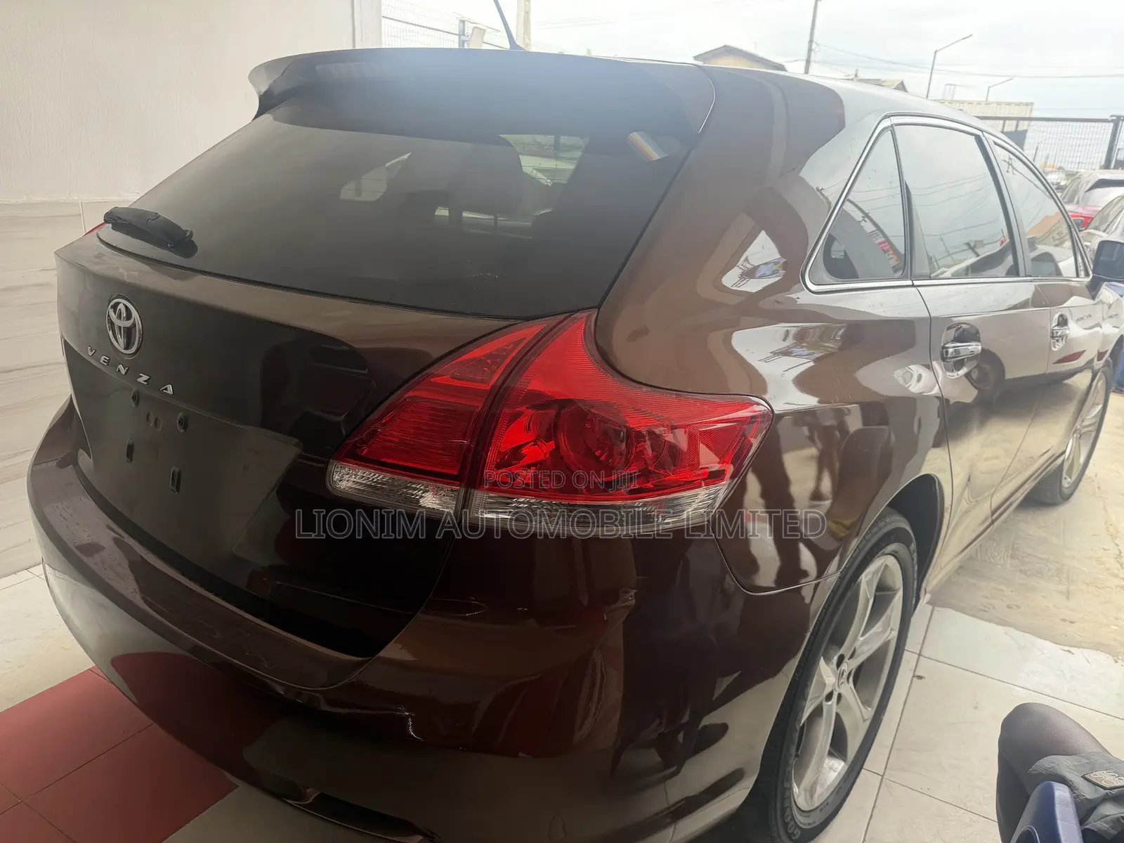 Toyota Venza XLE 2010 Brown
