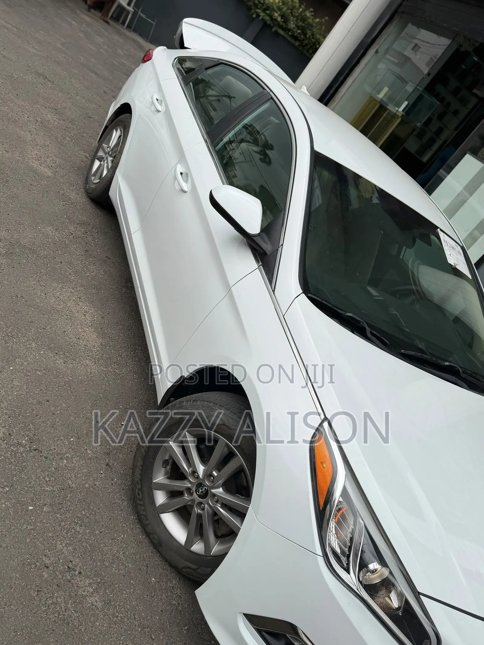 Hyundai Sonata Base Sedan FWD (2.4L 4cyl 6A) 2017 White