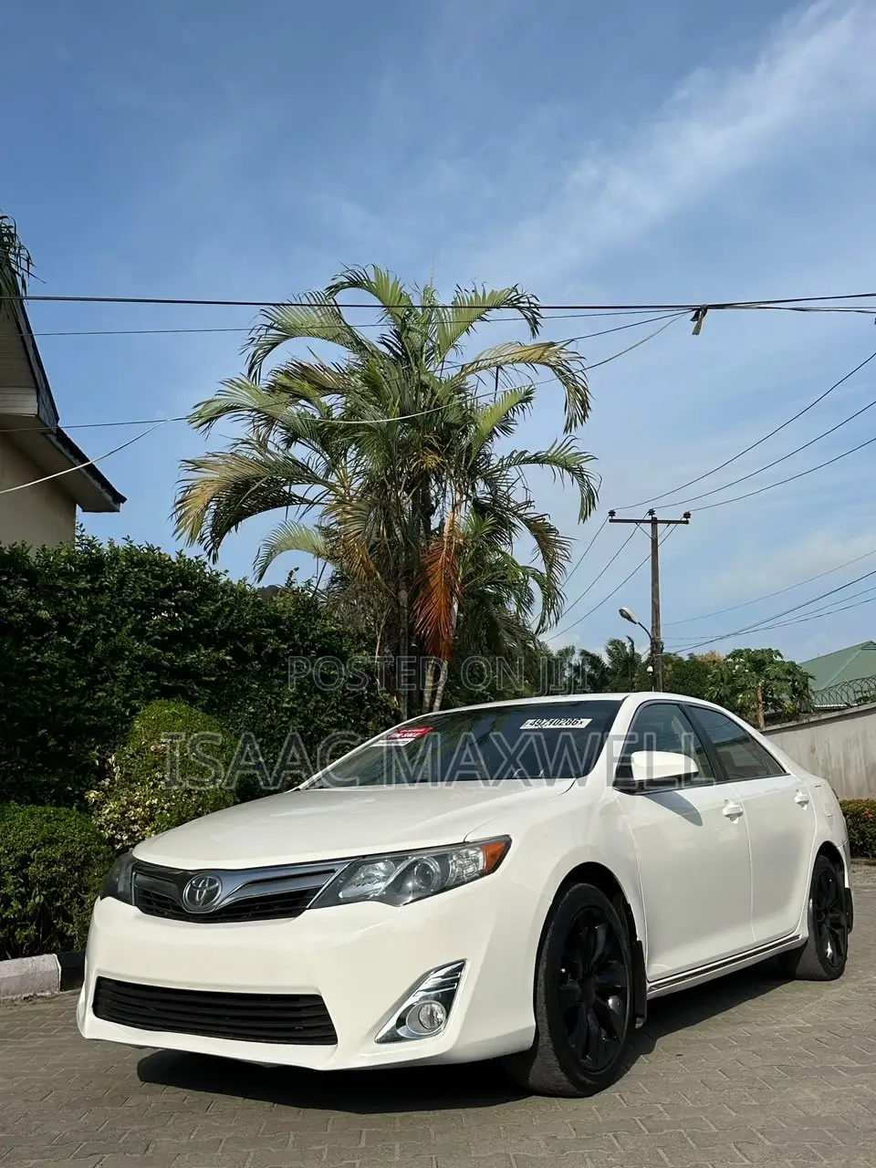 Toyota Camry LE 4dr Sedan (2.5L 4cyl 6A) 2013 White